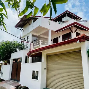 Guest house & Surf, Negombo